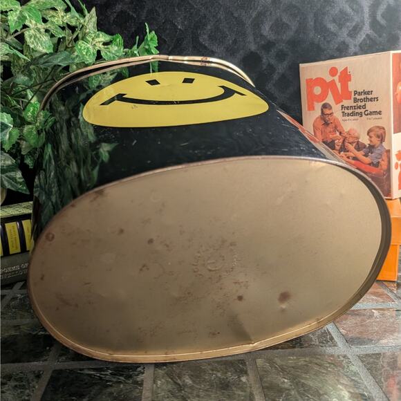 Vintage 1960s-70s Groovy Yellow Smiley Face Black Metal Waste Basket Trash Can - Picture 6 of 7